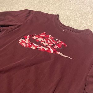 NIKE Maroon Camo T-Shirt